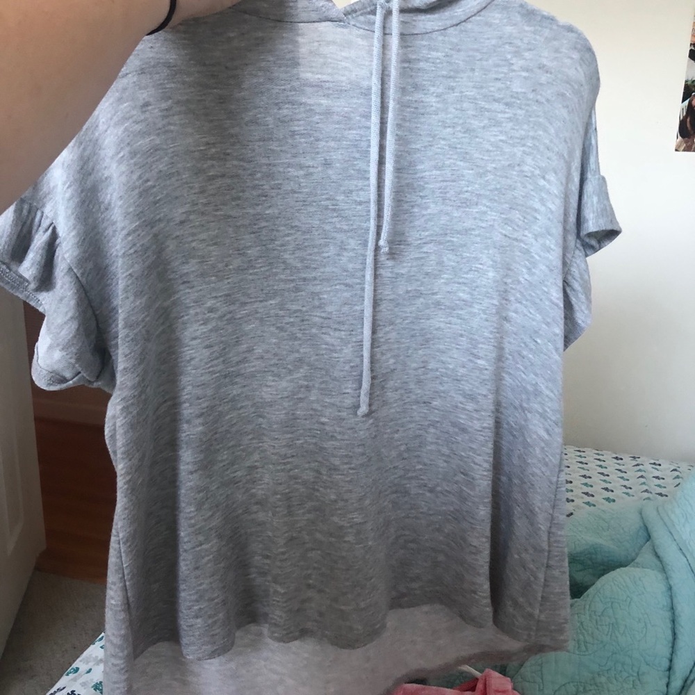 Cute shirt with cute sleeves